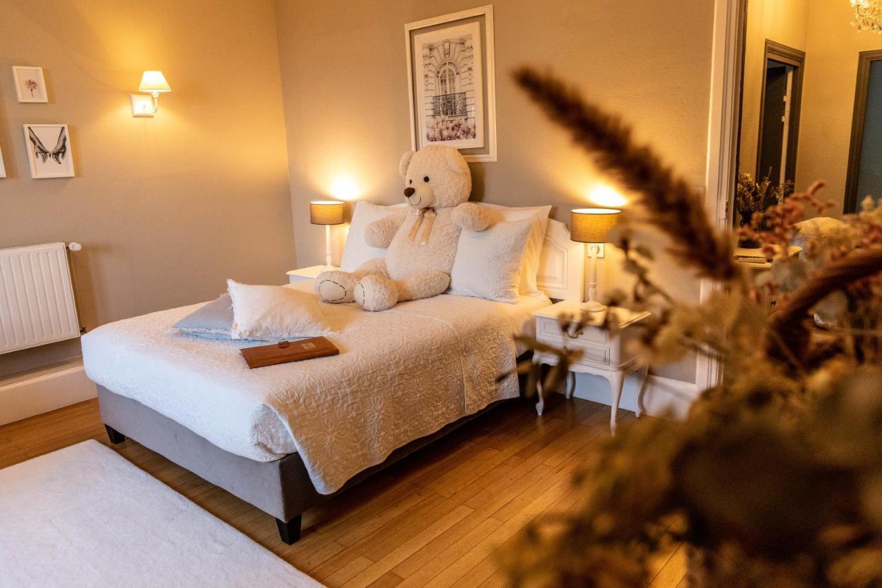 Hotel O Chateau Hayange Экстерьер фото