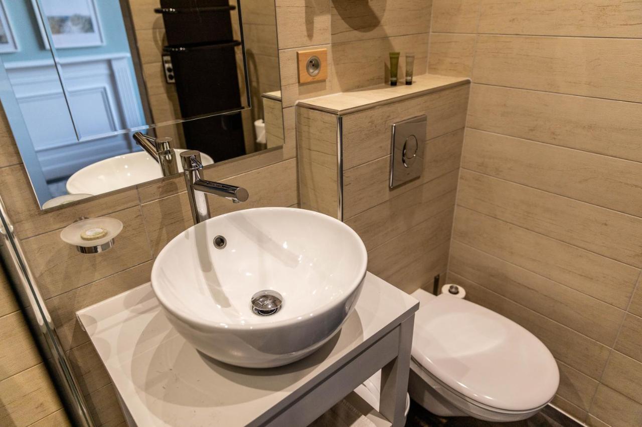 Hotel O Chateau Hayange Экстерьер фото