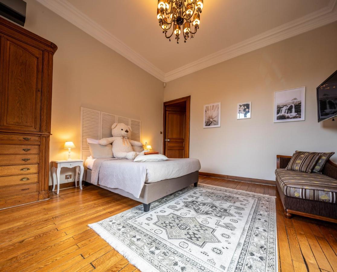 Hotel O Chateau Hayange Экстерьер фото