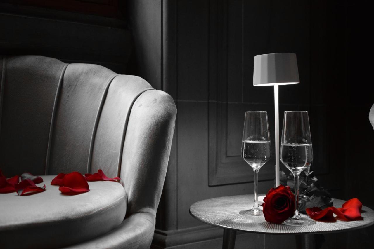 Hotel O Chateau Hayange Экстерьер фото